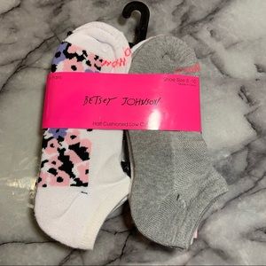 Betsey Johnson 6 Pairs Cute Half Cushion No Show Socks Size 5-10 NWT